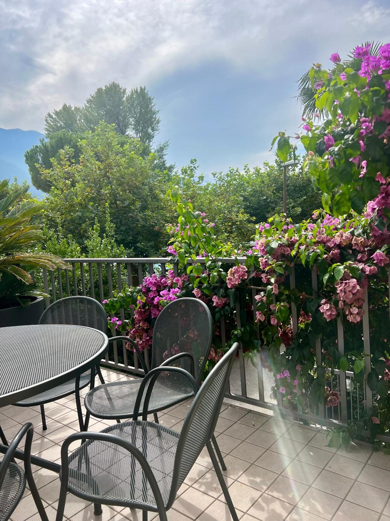 Villa Phoenix - Lake Apartments Riva del Garda Exterior foto