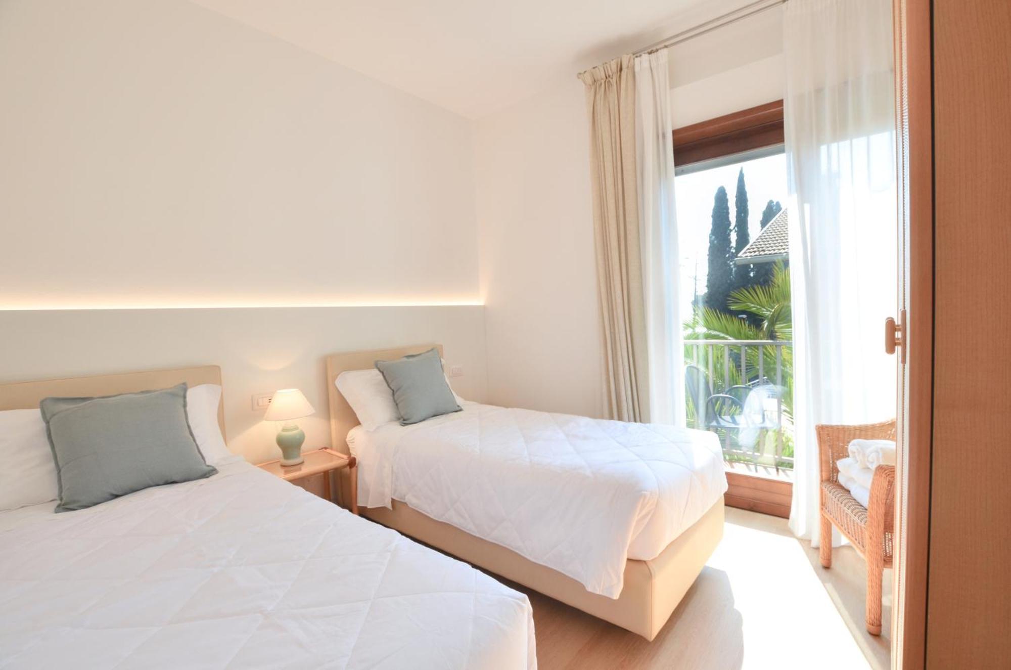 Villa Phoenix - Lake Apartments Riva del Garda Exterior foto