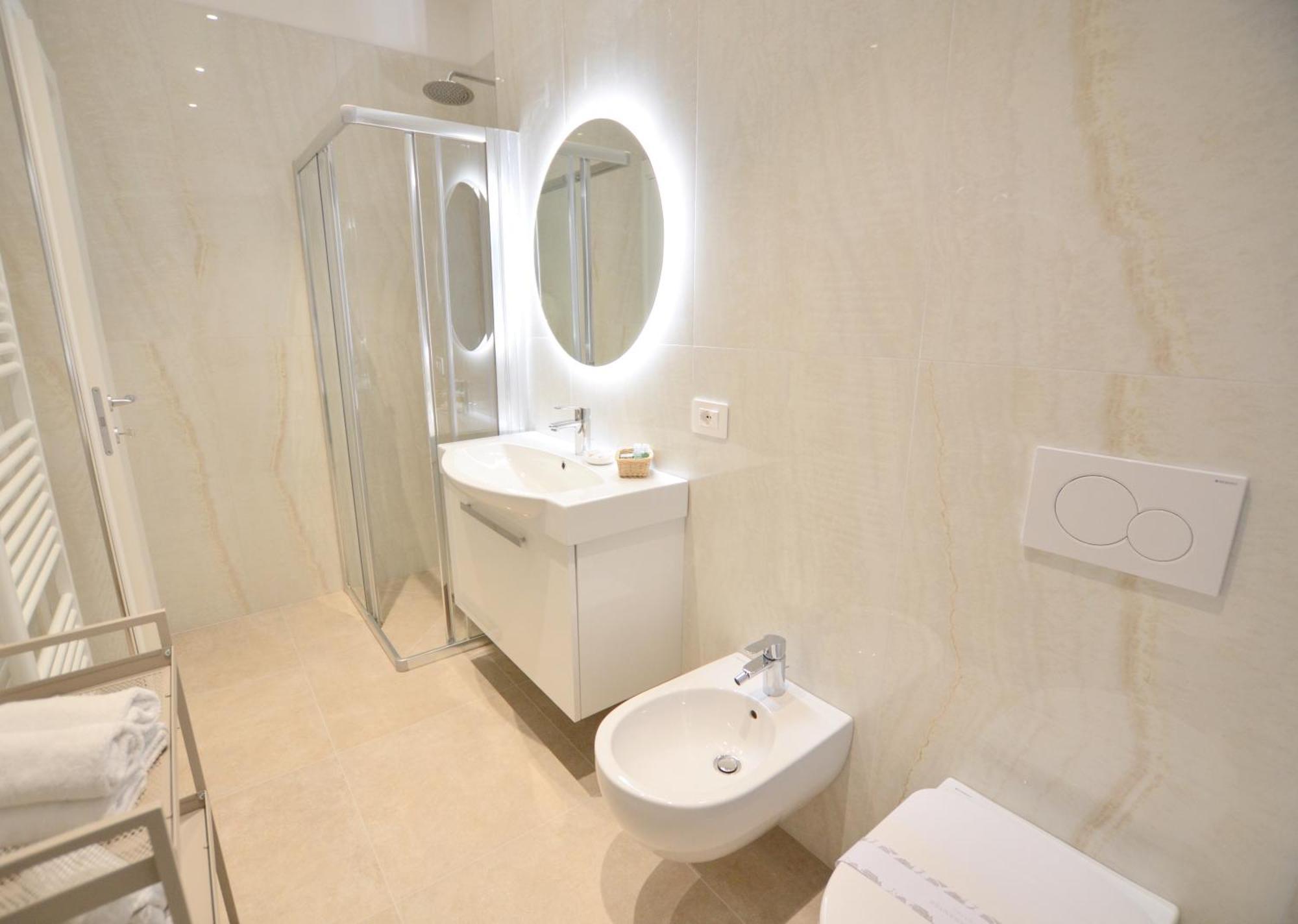 Villa Phoenix - Lake Apartments Riva del Garda Quarto foto