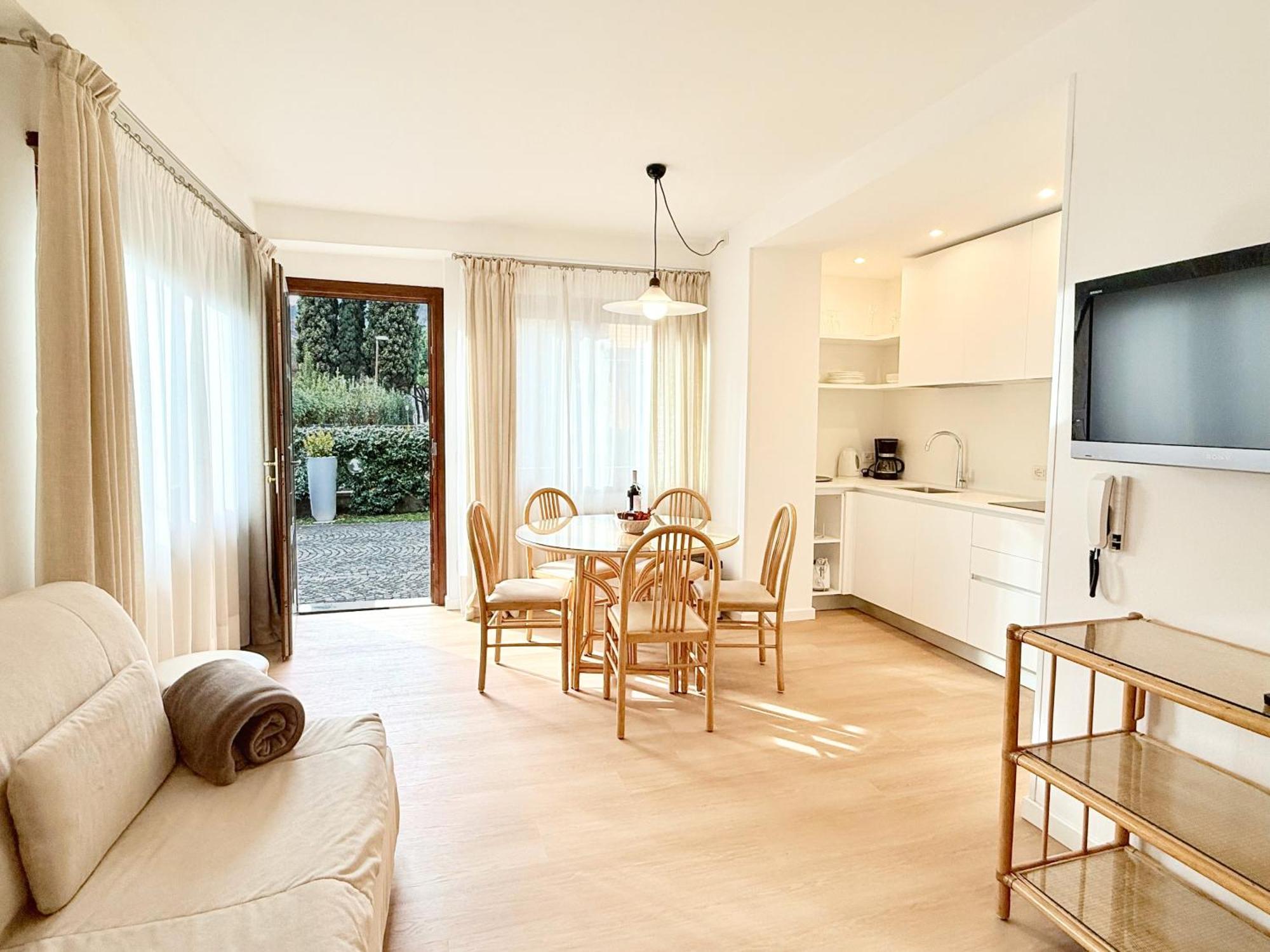 Villa Phoenix - Lake Apartments Riva del Garda Quarto foto