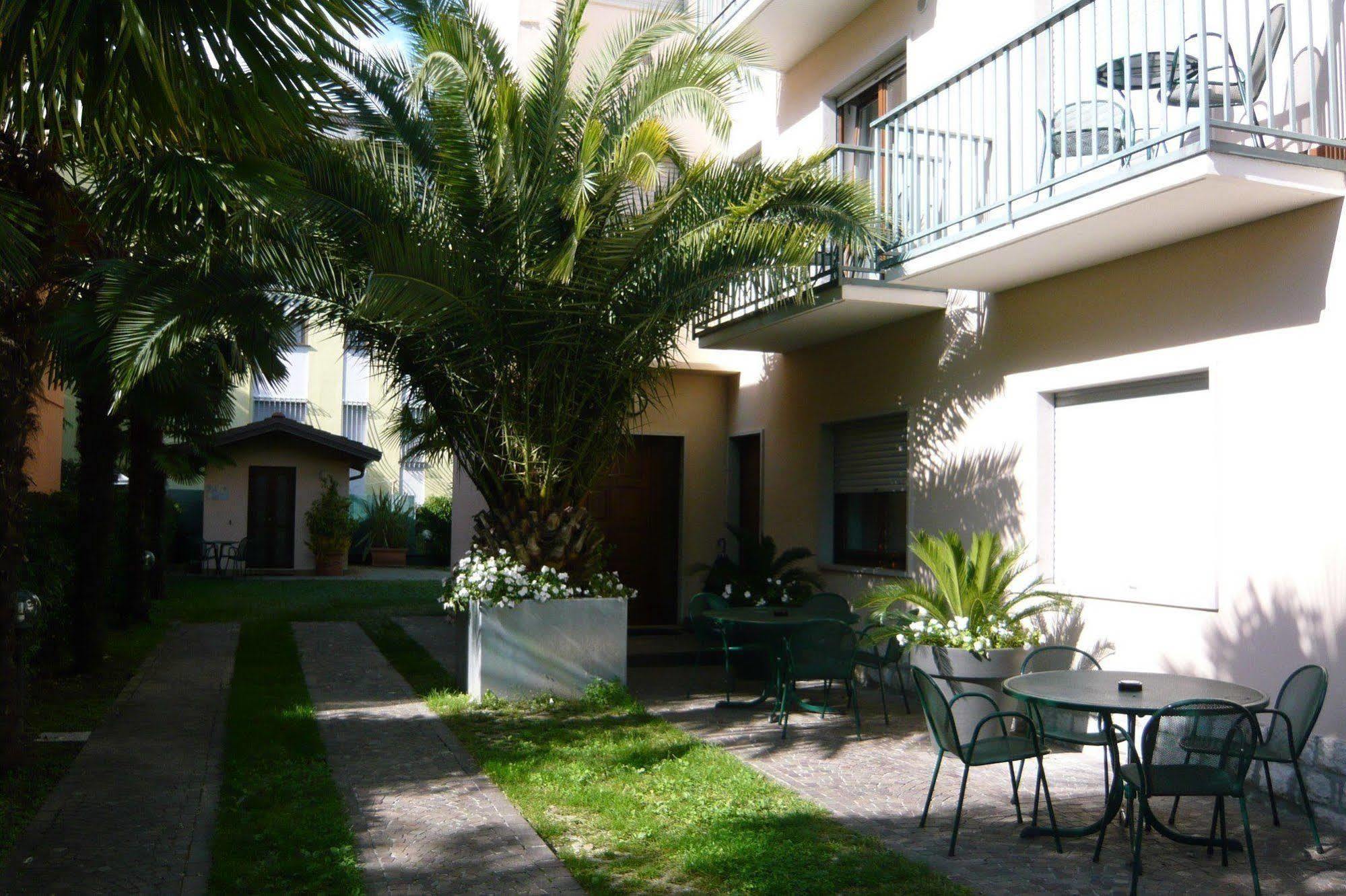 Villa Phoenix - Lake Apartments Riva del Garda Exterior foto