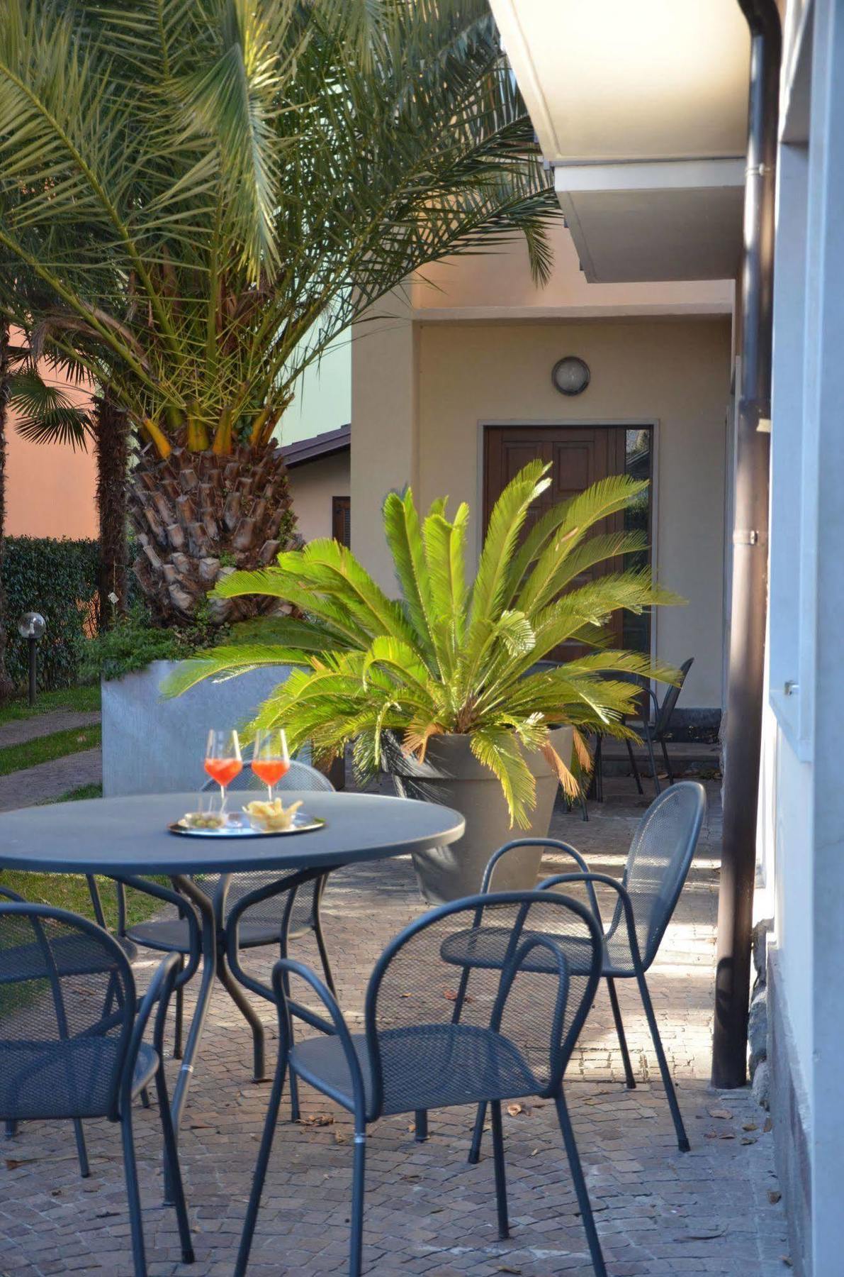 Villa Phoenix - Lake Apartments Riva del Garda Exterior foto